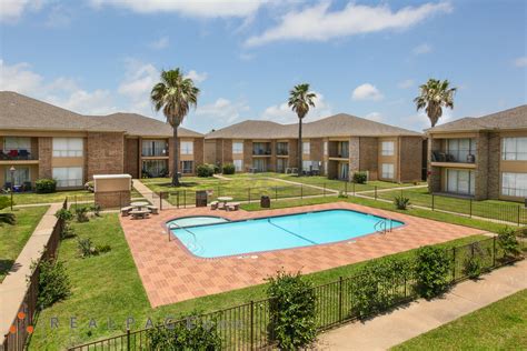 Galveston apartments Each of our Galveston apartments provide spacious and open floor plans and come fully equipped with updated kitchens and high-functioning appliances